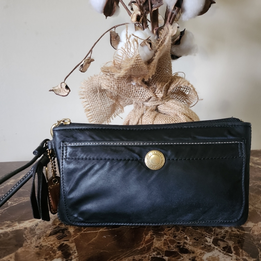 Coach Leather & Nylon Wristlet Black + 3 hang tags - EUC - Picture 8 of 13